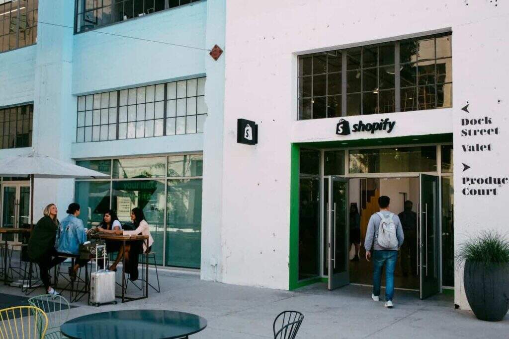 Shopify在洛杉矶市中心的实体店