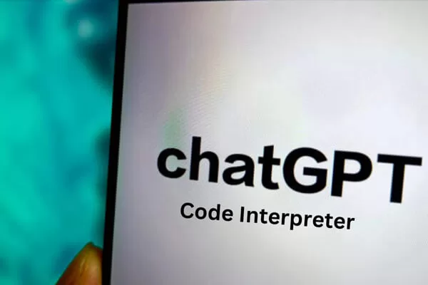 如何在ChatGPT中启用和使用代码解释器特色图